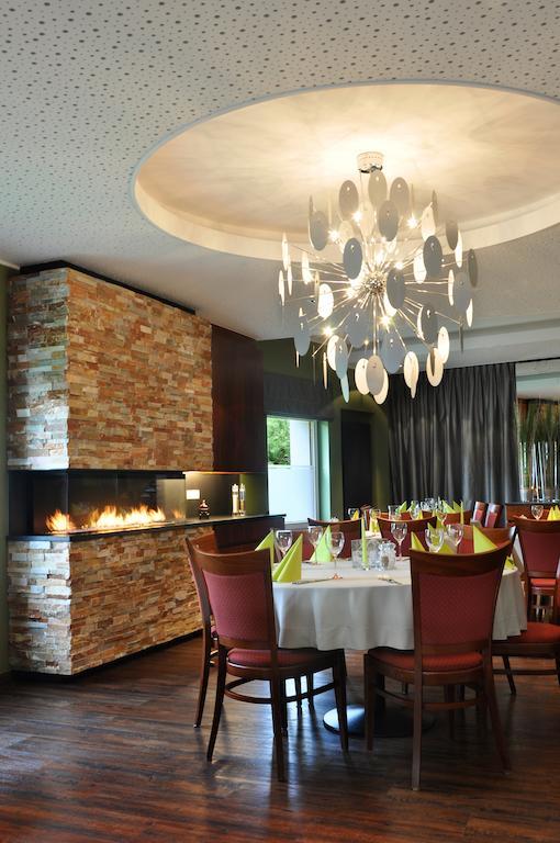 Hotel Zum Burghof Schoenberg Zewnętrze zdjęcie