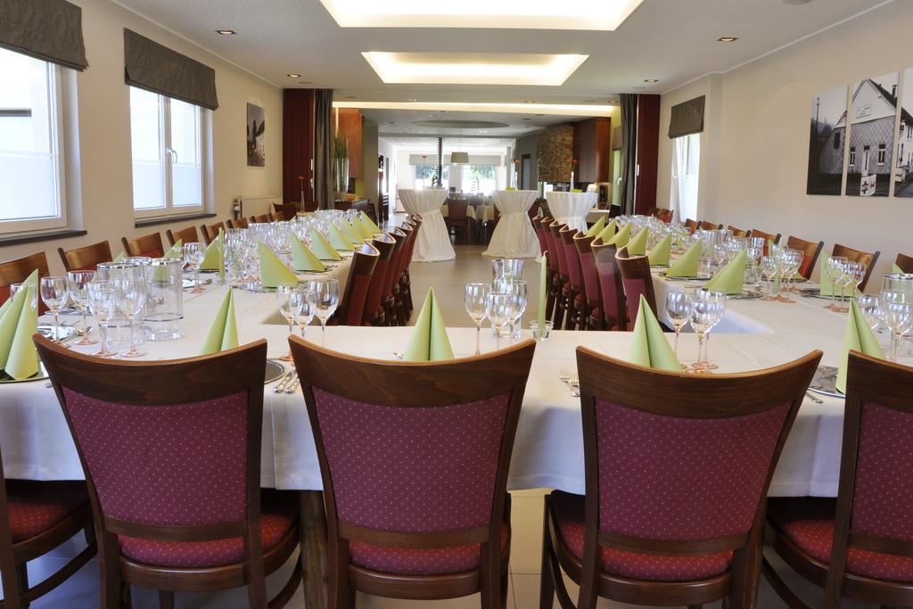 Hotel Zum Burghof Schoenberg Zewnętrze zdjęcie
