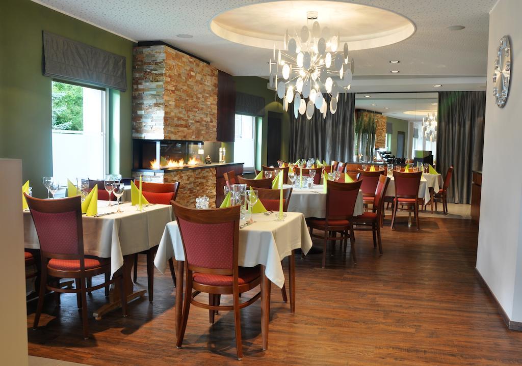 Hotel Zum Burghof Schoenberg Zewnętrze zdjęcie