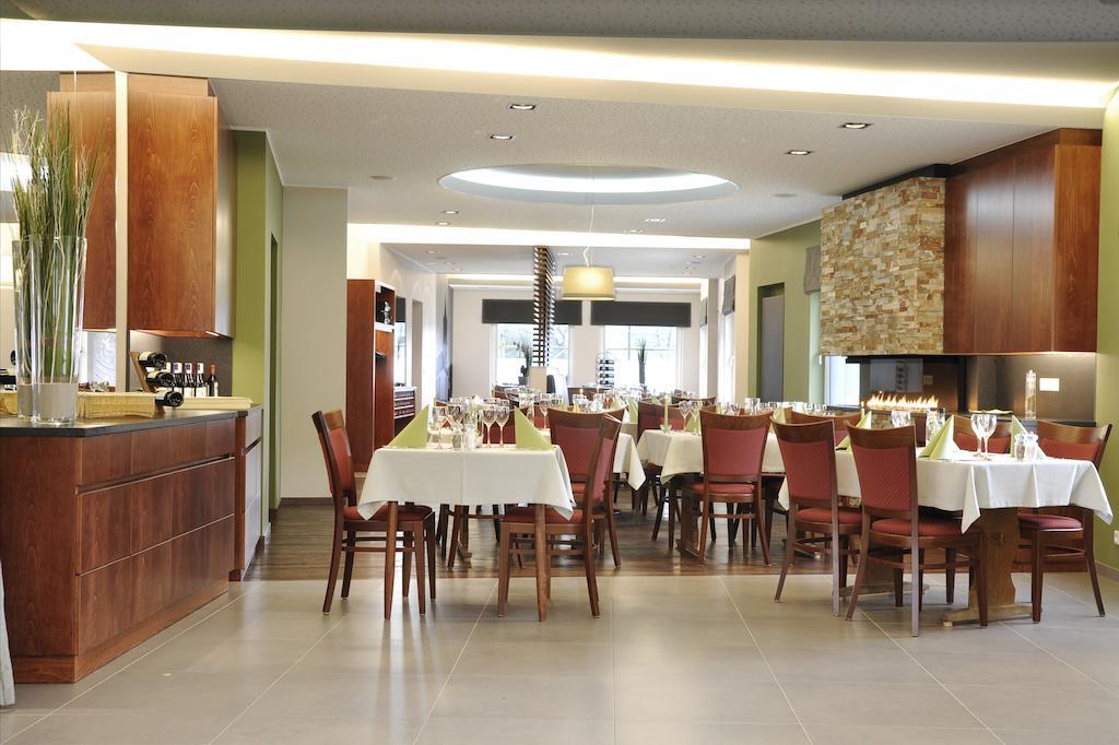 Hotel Zum Burghof Schoenberg Zewnętrze zdjęcie
